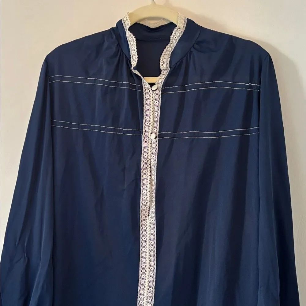 🎀 Vintage 🎀 Rutledge Elegant Navy Blue Lace Trimmed Nightgown Size Medium - Picture 2 of 6